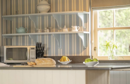 Nethy Bridge Cottage | Sleeps 6 in 1 double bedroom and 2 twin rooms