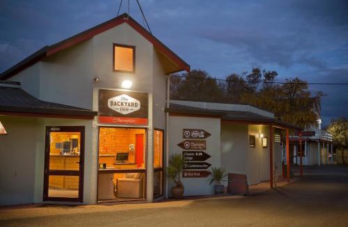 Rotorua Hostel | Smoke Lake Hot Springs Lodge & Camp