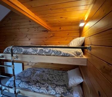 Rotorua Hostel | Smoke Lake Hot Springs Lodge & Camp