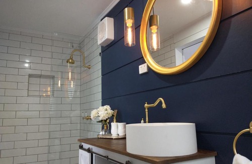 Strahan Bed & Breakfast | Sneaky Peek Cottage