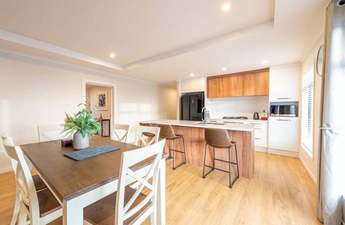 Lake Tekapo Apartment | Snow Pine 3 Bedroom Apartment