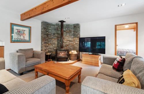 Wanaka House | So Good On Sargood - Wanaka Holiday Home