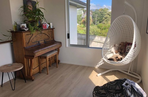 Raumati South House | Soak up the views, enjoy the spa
