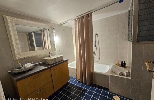 Nikaia-Agios Ioannis Rentis Apartment | Sonias House