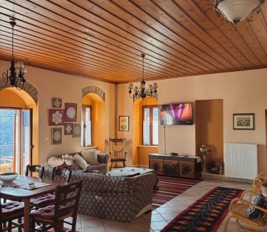 Dimitsana Apartment | Sophia's Stone House