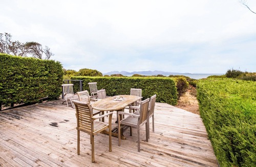 Dolphin Sands House | Southerlys Beach House - Freycinet Holiday Houses