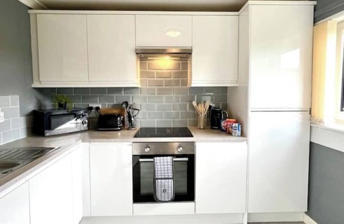 North Glasgow Apartment | Spacious 2 Bed-Flat in Glasgow City - Free Parking