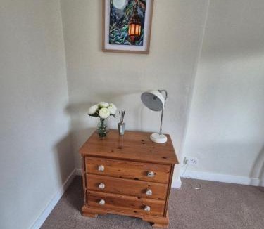 Coatbridge Apartment | Spacious 2 Bedroom Flat in Coatbridge