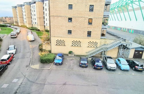 Seafield Apartment | Spacious 3 Bedroom Apartment - Free Parking - Edinburgh