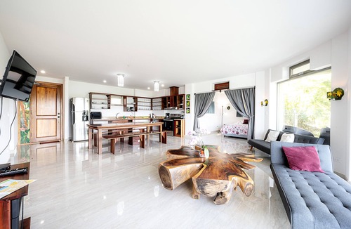 Tilaran Condo | Spacious 3-bedroom condo in wonderful Lake Arenal with WiFi, AC, swimming pool.