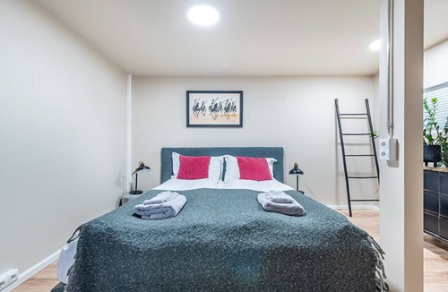 Reykjavik Apartment | Spacious 3bdr oceanside city centre - FREE PARKING