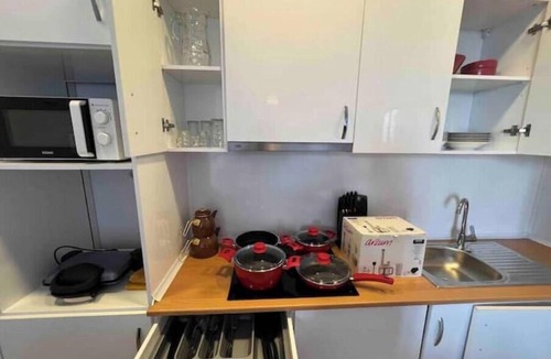 Esenyurt Apartment | Spacious 4-bedroom apartment in charming Istanbul with AC