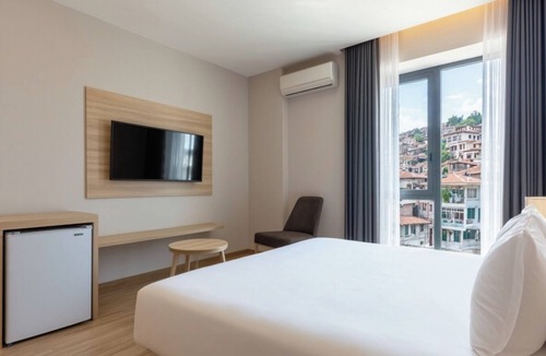 Fatih Apartment | Spacious 5-bedroom hotel suites in terrific Istanbul with WiFi, AC
