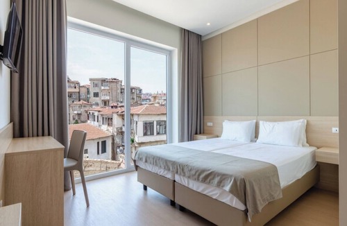 Fatih Apartment | Spacious 5-bedroom hotel suites in terrific Istanbul with WiFi, AC