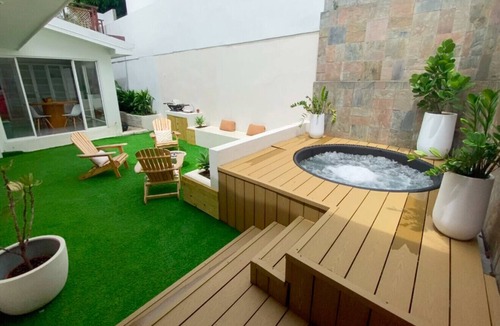 Escazu House | Spacious 5BR in Escazu w/Jacuzzi, Sauna & Fire Pit