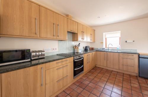 Tore House | Spacious 6 bedroom property on a working fruit farm