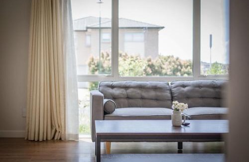 Flat Bush House | Spacious 7 BRs 4 BHs house on Longhorn, Flat Bush