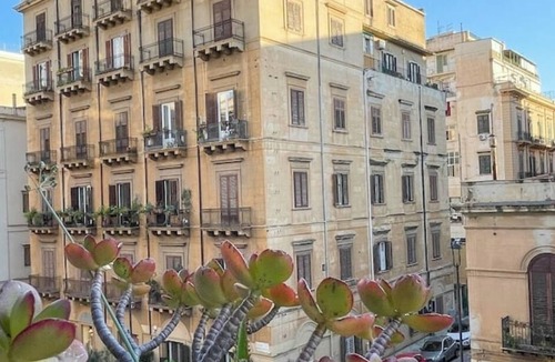 Ruggero Settimo Apartment | Spacious and bright family apartment in downtown Palermo, pets allowed.