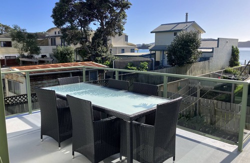 Oakura House | Spacious Beach House