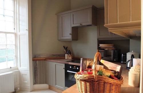 Kinghorn Apartment | Spacious Beautiful Historic Apartment on Fife coast close to Edinburgh