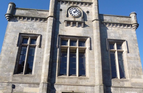 Kinghorn Apartment | Spacious Beautiful Historic Apartment on Fife coast close to Edinburgh