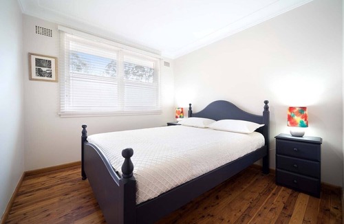 Killarney Heights House | Spacious & Comfortable 2-bed Central Sydney Home in Killarney Heights w. parking