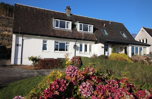 Furnace Cottage | Spacious cottage with stunning views of Loch Fyne