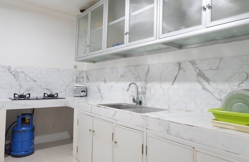 Suko Manunggal Apartment | Spacious High Floor 2BR at Taman Beverly Apartment