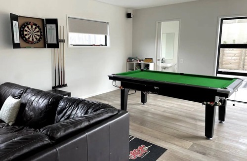 Waihi Beach House | Spacious house with pool, hot tub and pool table
