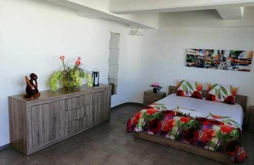Paiania Apartment | Spacious & Modern Studio Apartment Near the Airport