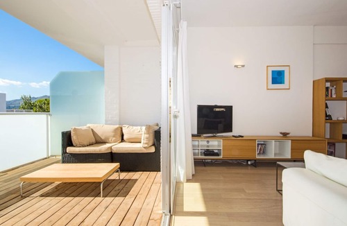 Puerto de Pollensa Apartment | Spacious Penthouse (full AC, high speed Wifi) with Pool, behind Hotel Illa d'Or