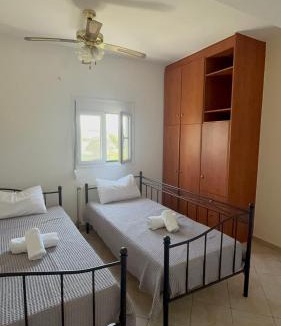 Krieza Apartment | Spacious Quiet Apartment for Relaxed Holidays 1