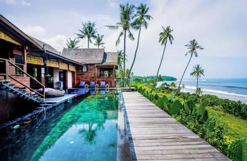 Suraberata Villa | Spacious villa in Kabupaten Tabanan with sea view