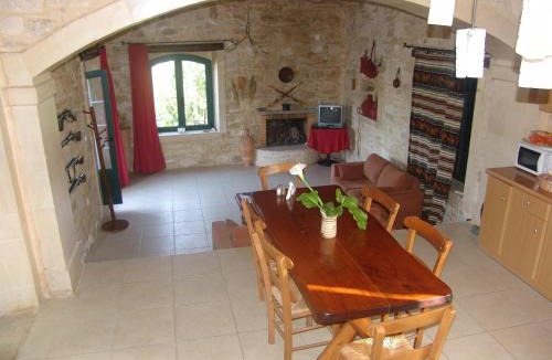 Margarites Villa | Spacious Villa in Margarites with Private Garden