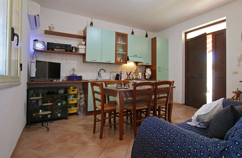 Piana Calzata Villa | Spacious Villa with Garden, WiFI, A/C, Outdoor kitchen, short walk to the Sea