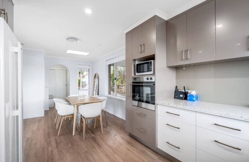 Sandy Bay Apartment | Spectacular View Modern Comfort