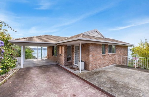 Sandy Bay Apartment | Spectacular View Modern Comfort
