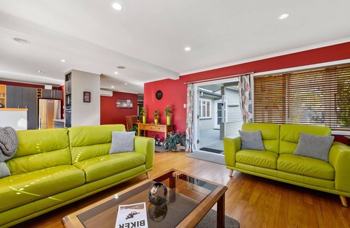 Lynmore House | SPIN AT REDWOODS MUCH LOVED LYNMORE HOME A STONE'S THROW FROM REDWOOD FOREST