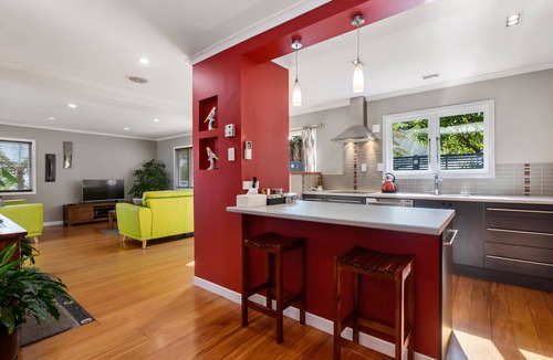 Lynmore House | SPIN AT REDWOODS MUCH LOVED LYNMORE HOME A STONE'S THROW FROM REDWOOD FOREST
