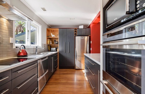 Lynmore House | SPIN AT REDWOODS MUCH LOVED LYNMORE HOME A STONE'S THROW FROM REDWOOD FOREST