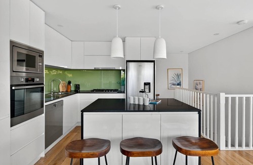 Redfern Apartment | Split Level Oasis - Stunning CBD views and Parking