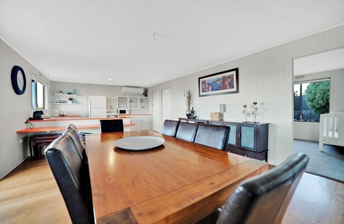 Bridport House | Spoil yourself in this centrally located beach house overlooking the vast.