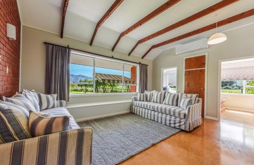 Blenheim House | Springfields Homestead - Rapaura Holiday Home
