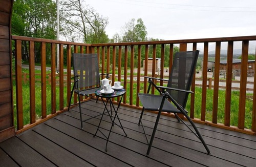 Roybridge Cabin | Squirrel Lodge near Roy Bridge