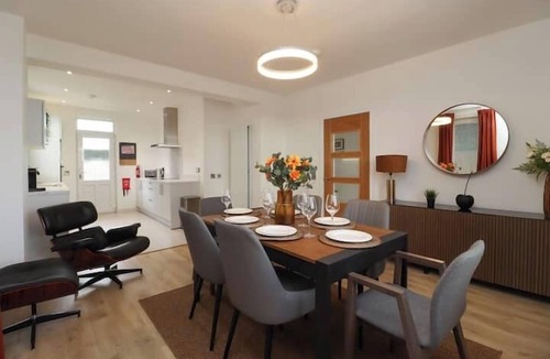 Kirkcaldy House | St. Annes - Cosy Cottage in Fife