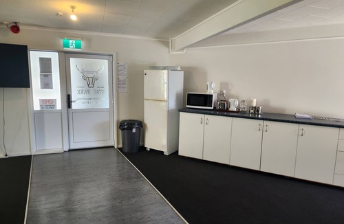 Hilltop Hotel | Stag Park Accommodation
