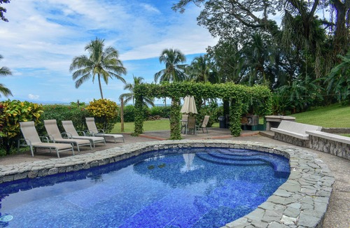 Playa Agujas House | "Stalley House" Beachfront, 6bd, Pool, Maid, Cook, SUV's, 7 Kayaks