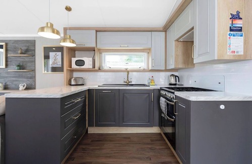 Prestonpans Apartment | Starlink WIFI - Havan Caravan Park