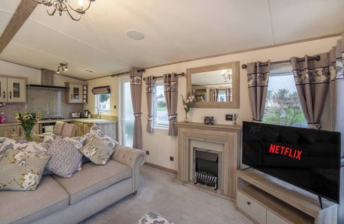 Prestonpans Apartment | Starlink WIFI - Havan Caravan Park