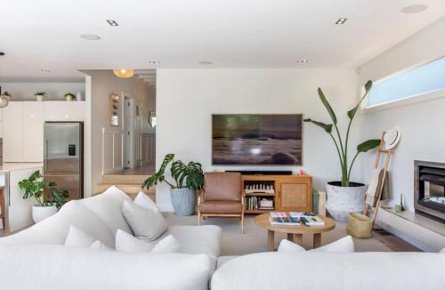Westmere House | State-Of-The-Art Executive Home - Aircon - Spa